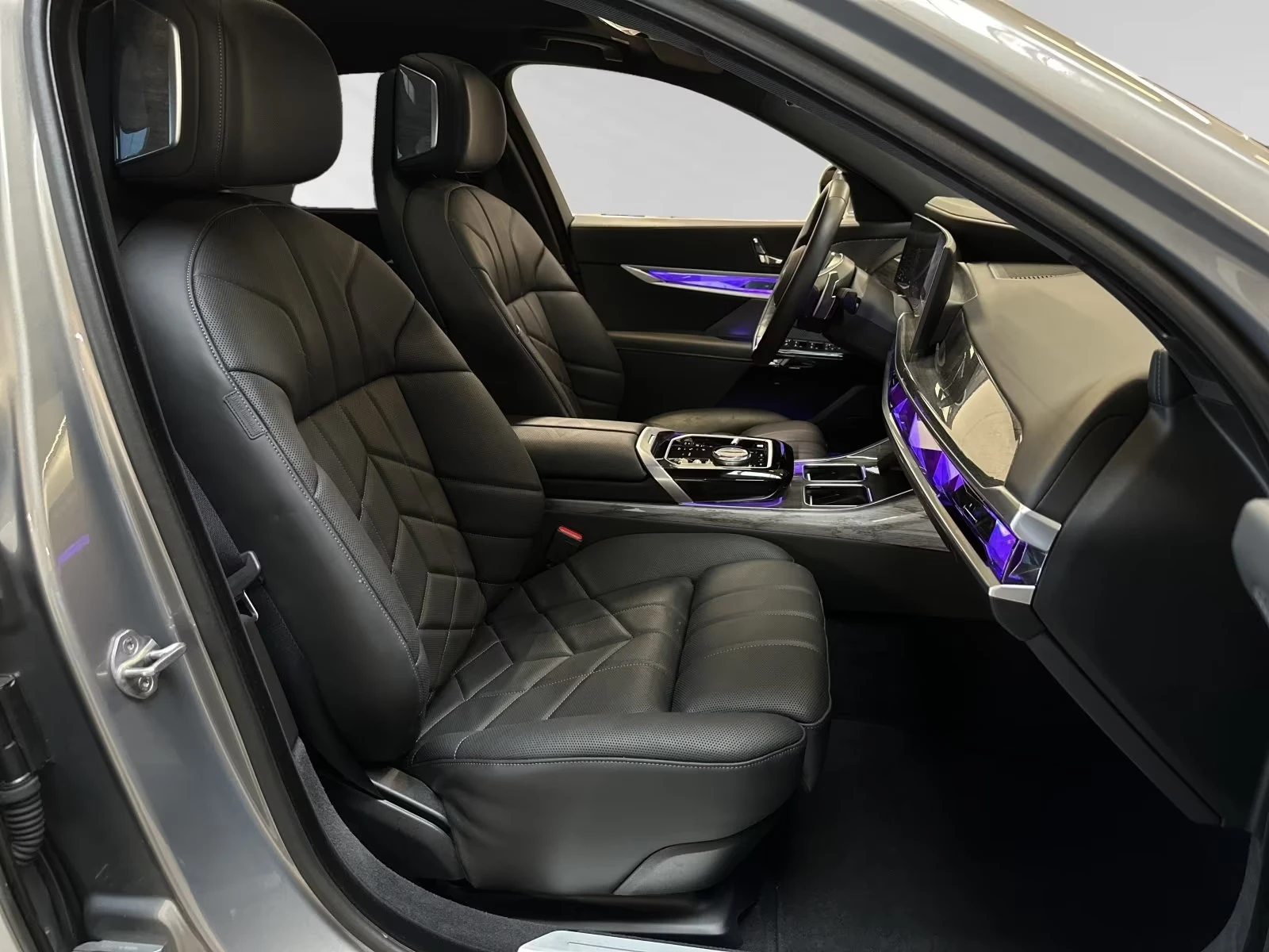 BMW 740 xDRIVE/299HP/360/B&W/HUD/PANO/ACC/587z, снимка 10 - Автомобили и джипове - 55258109