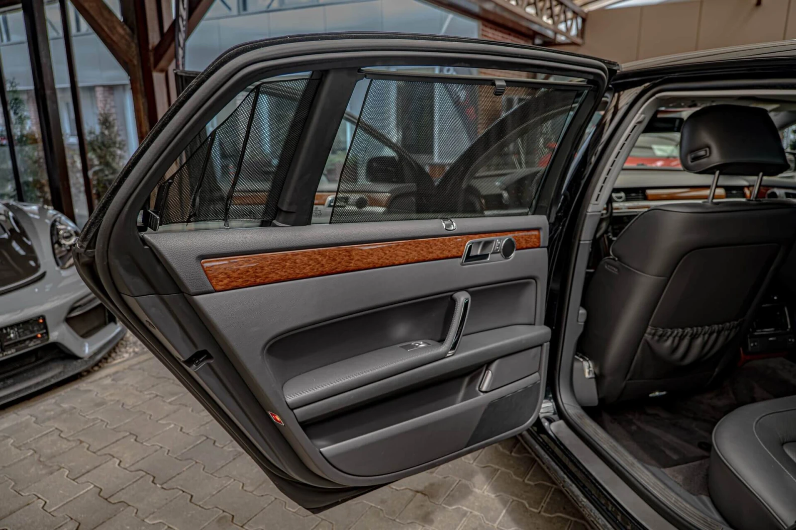 VW Phaeton 3.0TDI/4Motion/Long/Lift/PDC/Подгрев/Шибедах, снимка 9 - Автомобили и джипове - 55317973