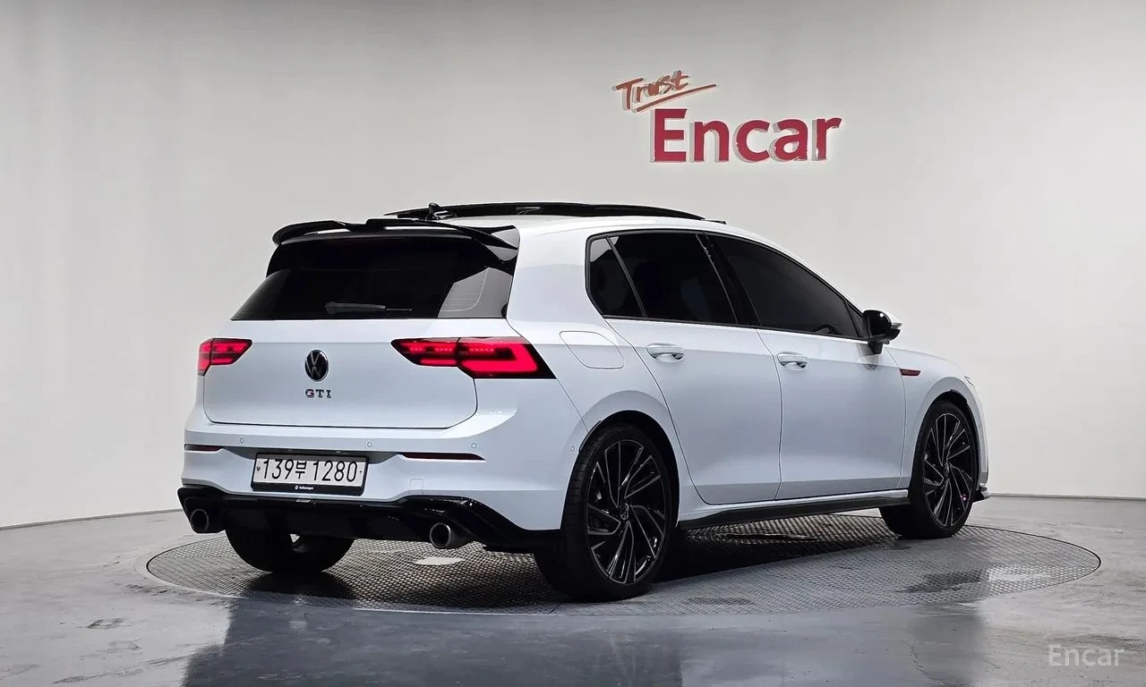 VW Golf GTI * DISTRONIC * ШИБИДАХ * , снимка 2 - Автомобили и джипове - 55393717