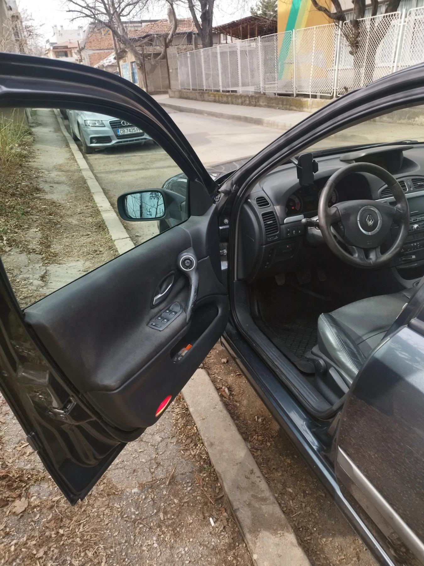 Renault Laguna, снимка 4 - Автомобили и джипове - 55611313