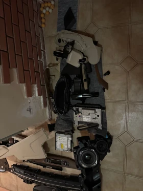 Audi Q7 3.0T Колата работи, след вандализъм по интериора - 12200 € / 23861.13 лв. - 34919703 15