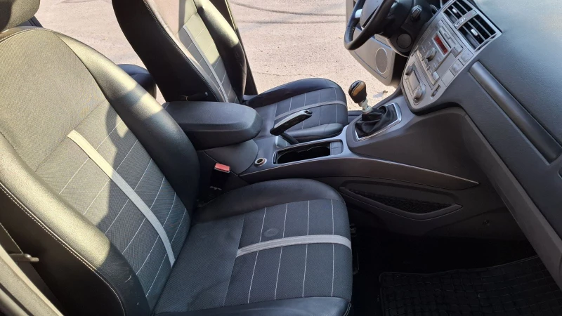 Ford Kuga 4x4, снимка 9 - Автомобили и джипове - 52628107