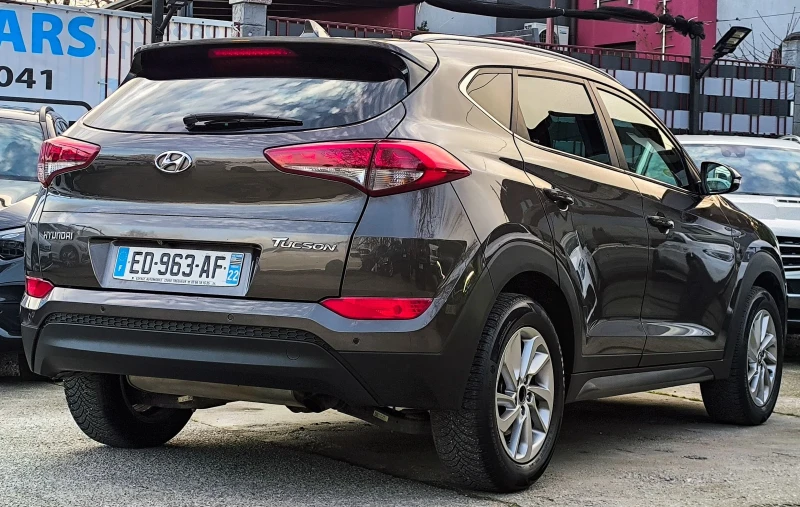 Hyundai Tucson 1.6CRDI NAVI AVTOMAT, снимка 4 - Автомобили и джипове - 53022734