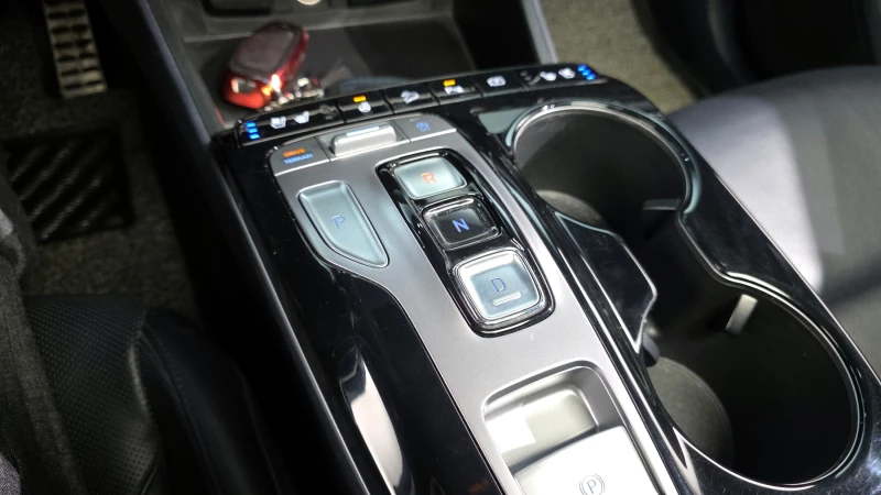 Hyundai Tucson 2.0CRDI/4x4/Пълна сервизна !!!, снимка 10 - Автомобили и джипове - 53445736