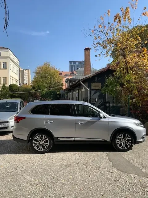 Mitsubishi Outlander, снимка 2 - Автомобили и джипове - 47968785