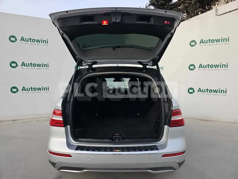 Mercedes-Benz ML 350 4matic | PANO | ОБДУХВАНЕ | TV | ПОДГРЕВ | ТЕХНОТЕ, снимка 9 - Автомобили и джипове - 54224630