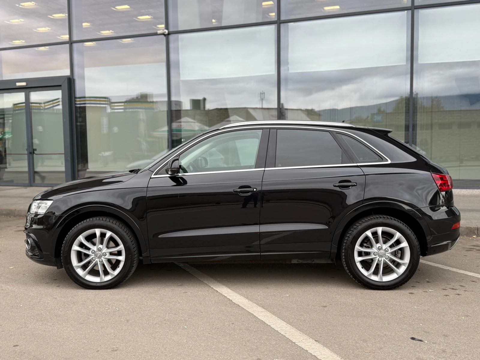 Audi Q3 6 МЕСЕЦА ГАРАНЦИЯ/2.0TFSI S Line 211к.с. - изображение 2