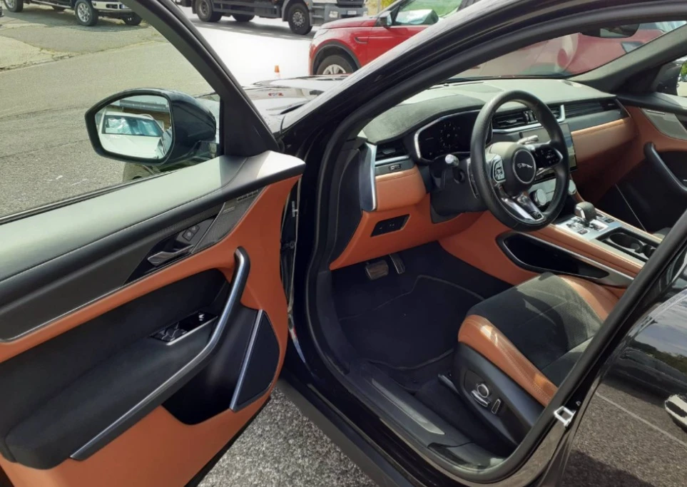 Jaguar F-PACE 5.0 V8 P550SVR - изображение 4