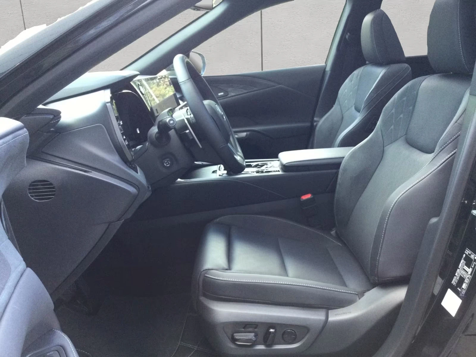 Lexus RX 450h plus НОВ!/LUXURY/309HP/PANO/M.LEV./360/HUD/MEMO/733g - изображение 7