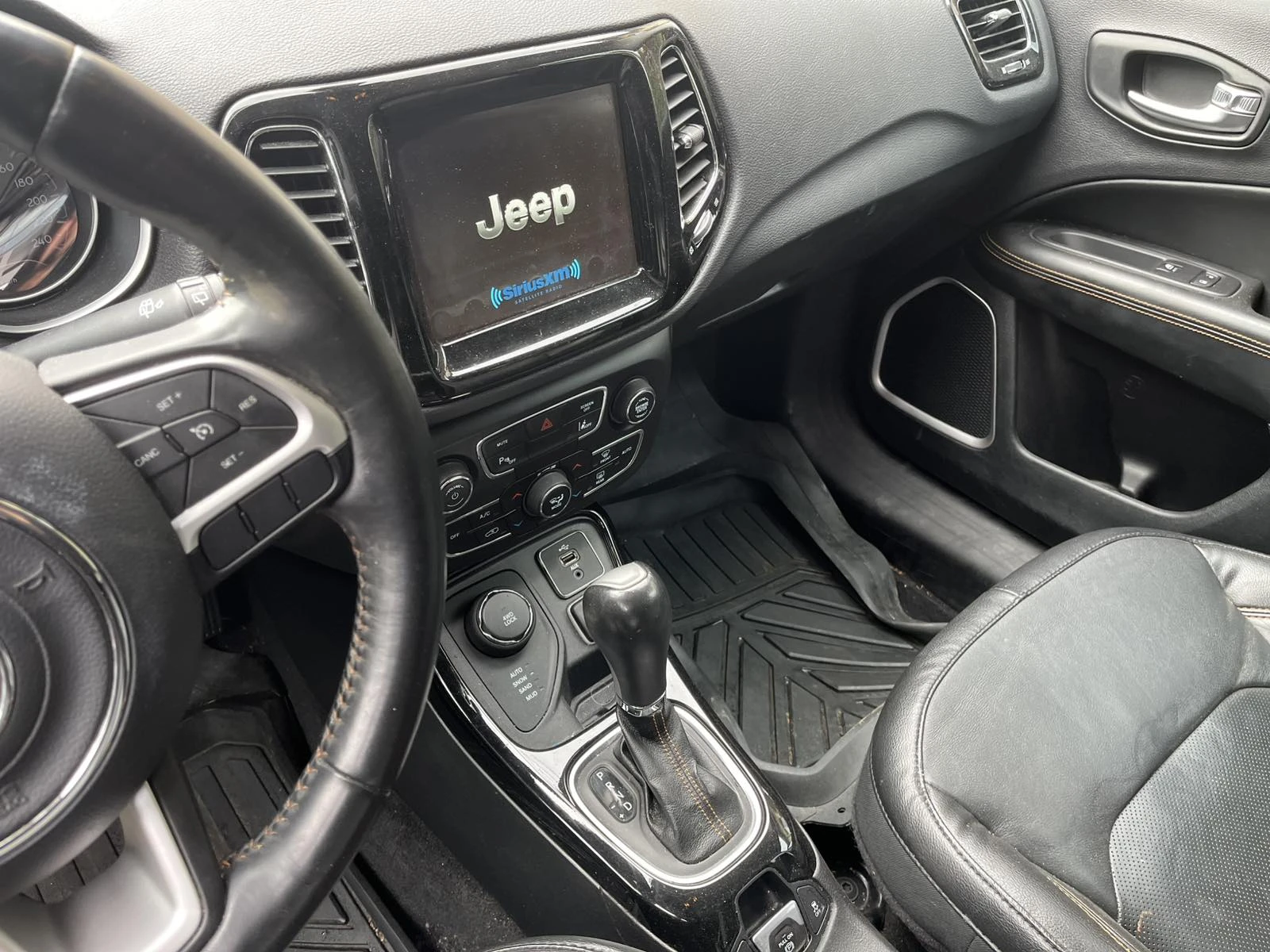 Jeep Compass 2.4 - изображение 8