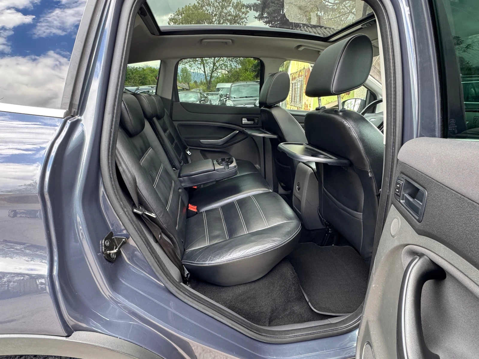 Ford Kuga Nova ! Full !! , снимка 15 - Автомобили и джипове - 54400760