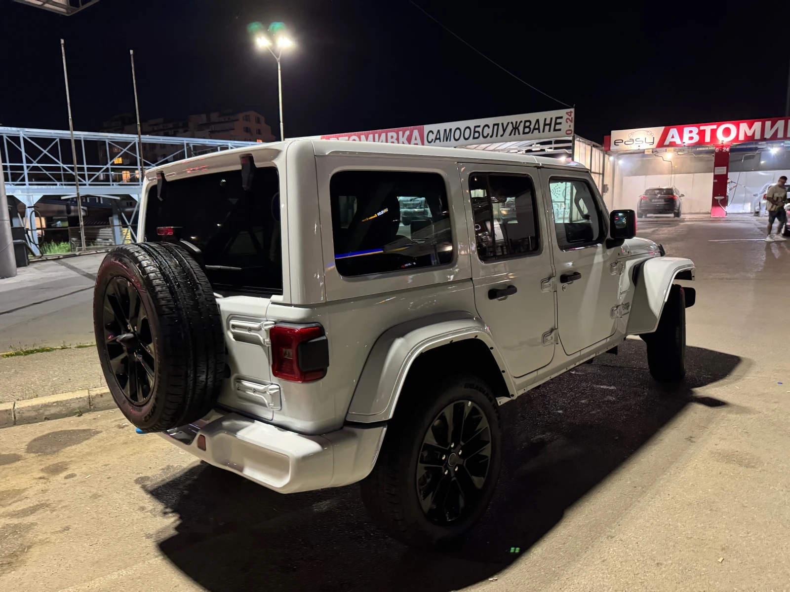 Jeep Wrangler 4XE 380к.с 2024г Sahara - Plug in Hybrid* , снимка 2 - Автомобили и джипове - 54447439