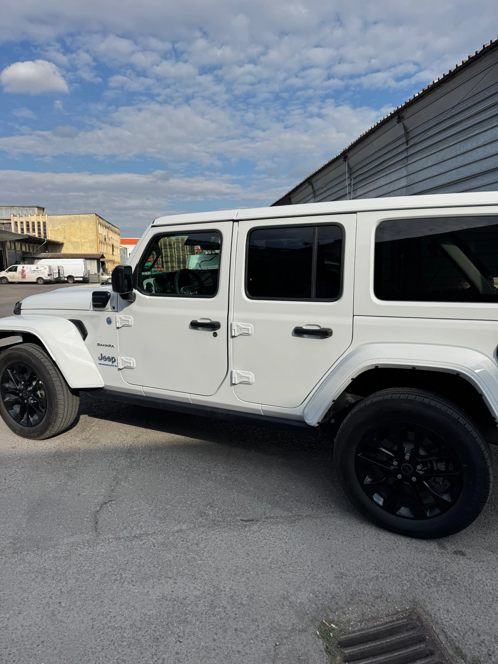 Jeep Wrangler 4XE 380к.с 2024г Sahara - Plug in Hybrid* 