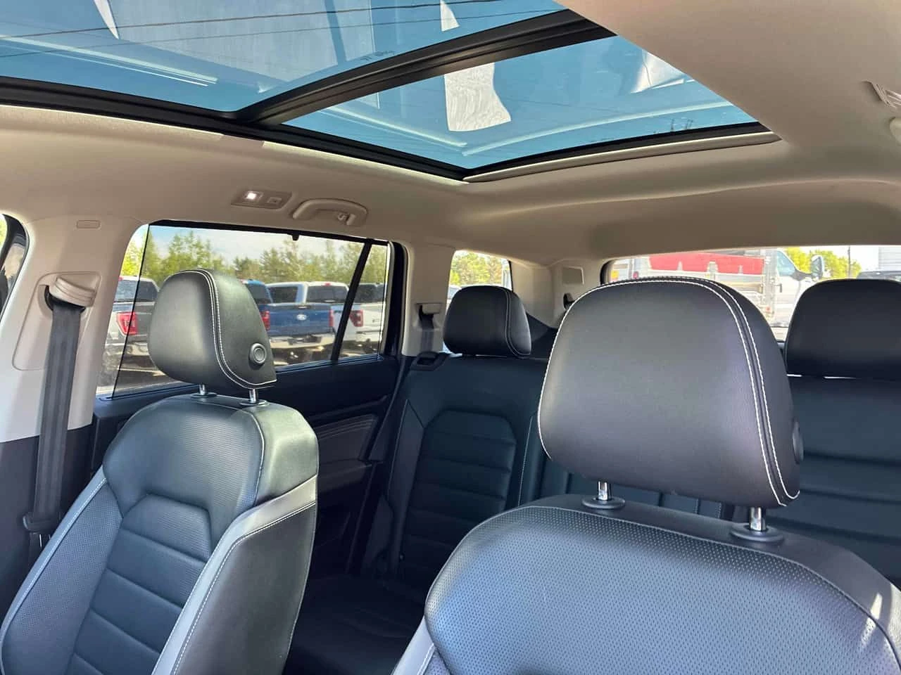 VW Atlas * Execline * 360 * ОБДУХВАНЕ * PANO, снимка 11 - Автомобили и джипове - 54642142