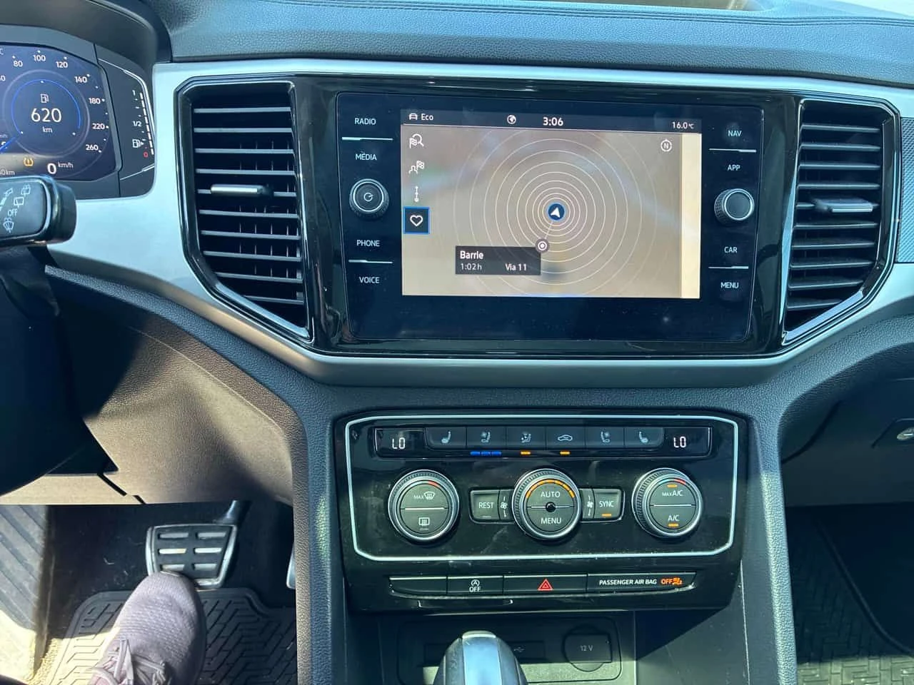 VW Atlas * Execline * 360 * ОБДУХВАНЕ * PANO, снимка 9 - Автомобили и джипове - 54642142