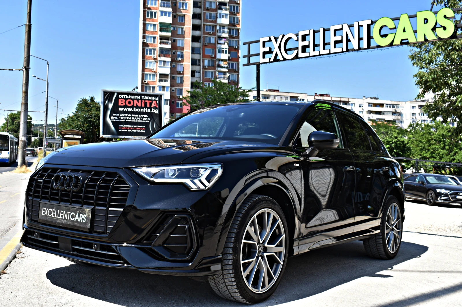 Audi Q3 2.0TDI* 200H.P* 3xS-LINE* DISSTRONIC* LINE_ASSIST*