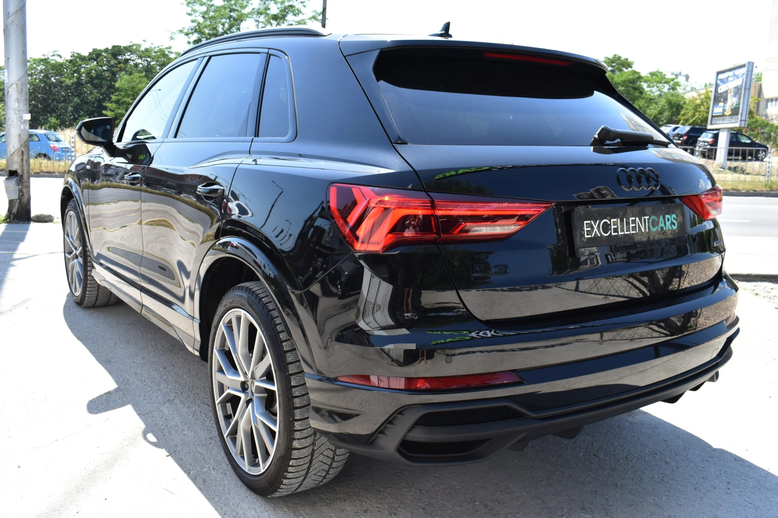 Audi Q3 2.0TDI* 200H.P* 3xS-LINE* DISSTRONIC* LINE_ASSIST*, снимка 4 - Автомобили и джипове - 55099227