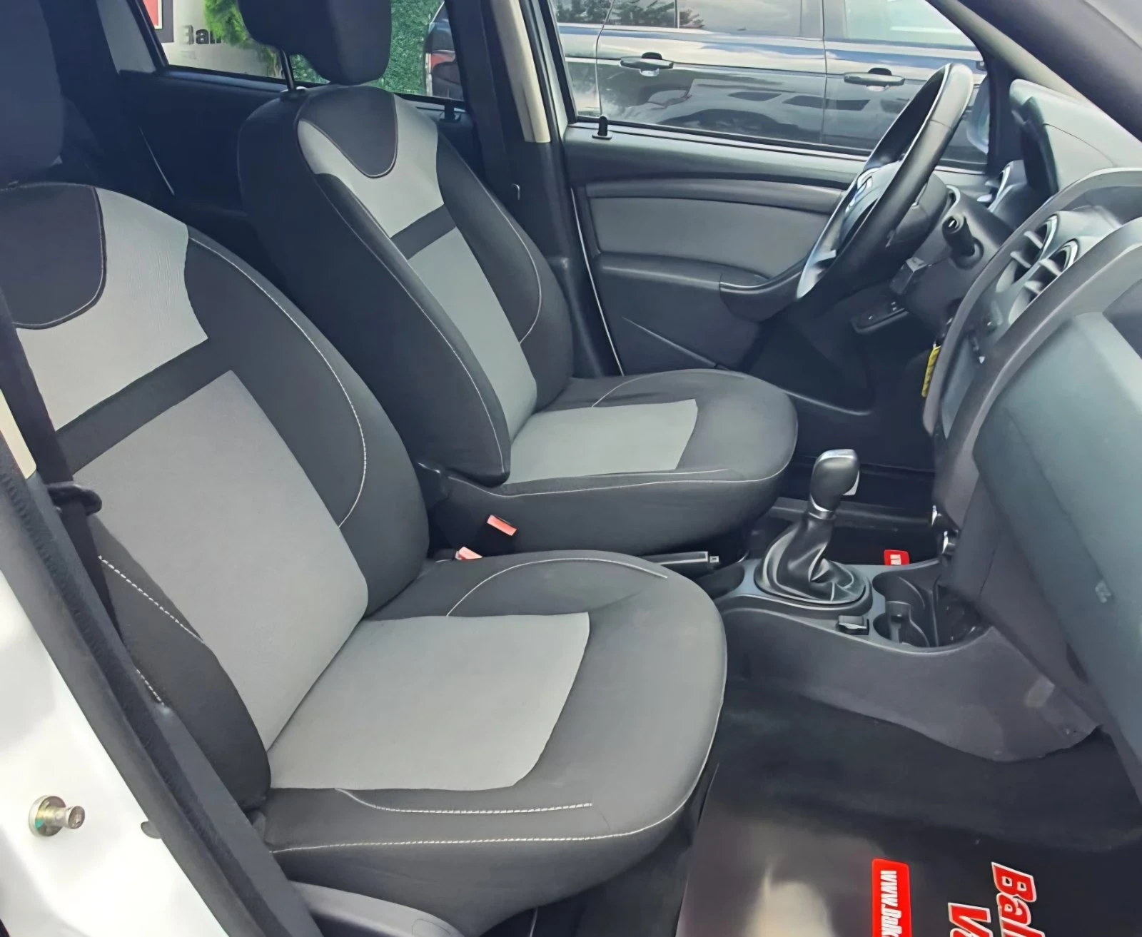 Dacia Duster 1.5DCI 110cv Автоматик Euro6B, снимка 12 - Автомобили и джипове - 55539407