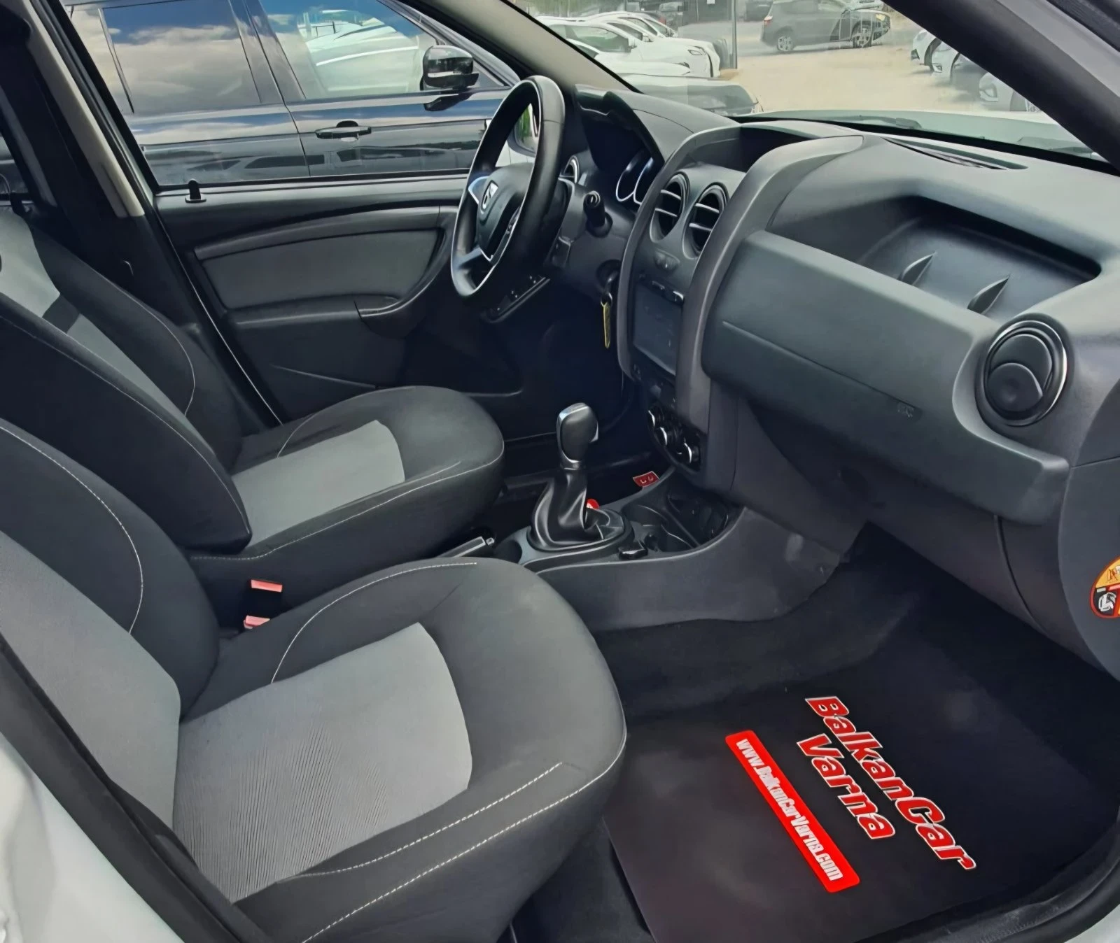 Dacia Duster 1.5DCI 110cv Автоматик Euro6B, снимка 13 - Автомобили и джипове - 55539407