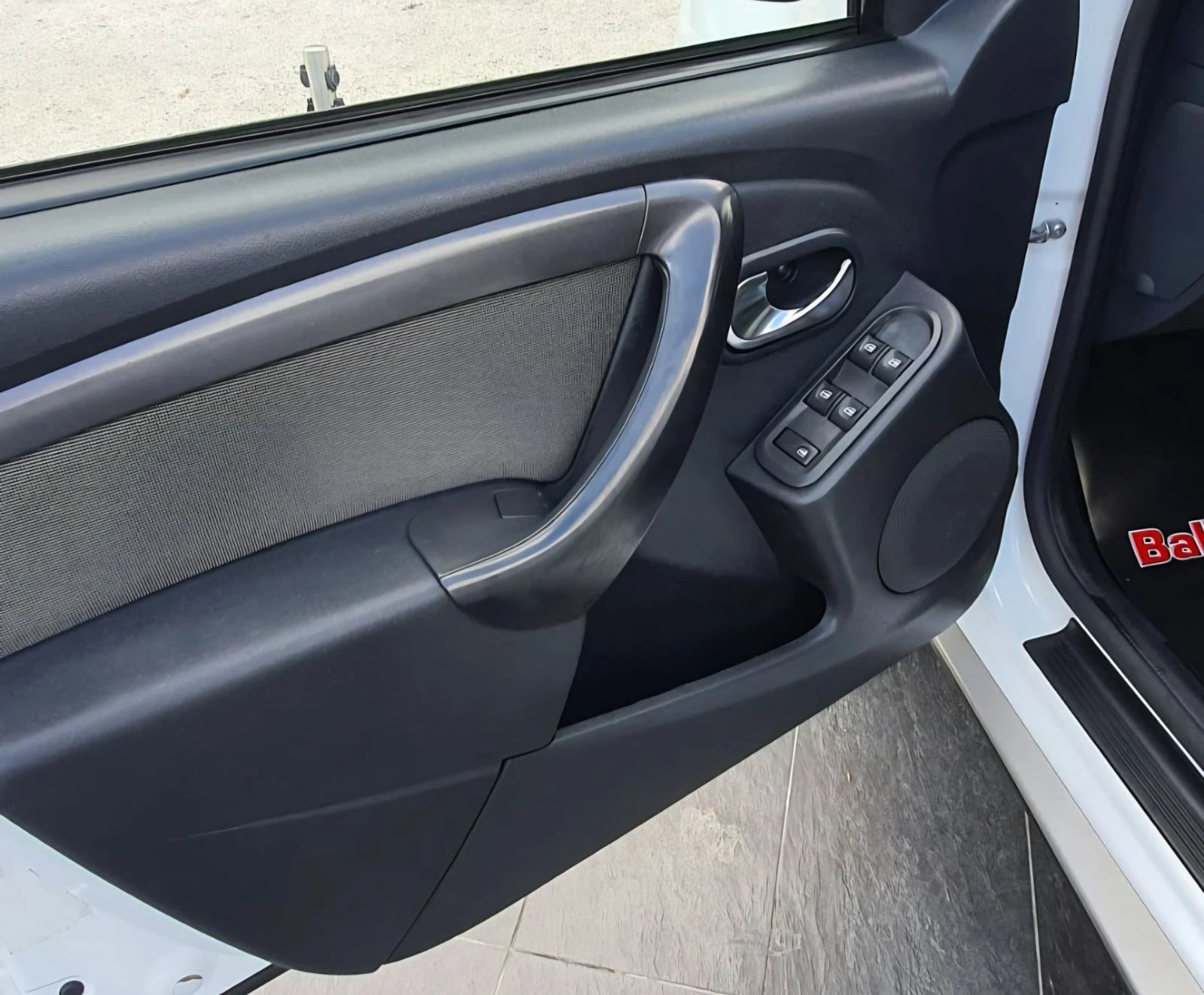 Dacia Duster 1.5DCI 110cv Автоматик Euro6B, снимка 8 - Автомобили и джипове - 55539407