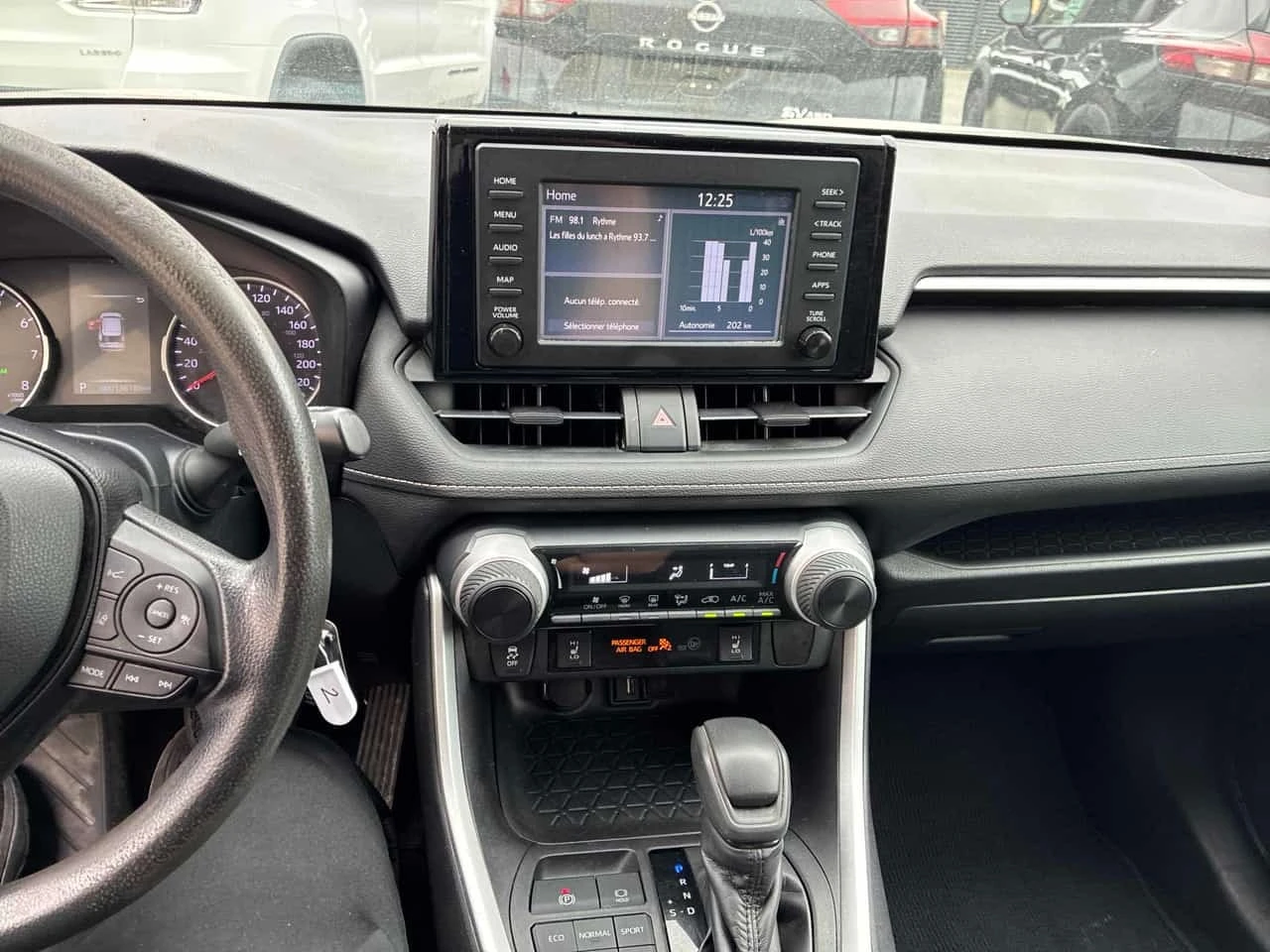 Toyota Rav4 * LE * АВТОКРЕДИТ * ГЛАВНО ПРЕДСТАВИТЕЛСТВО, снимка 9 - Автомобили и джипове - 56181151