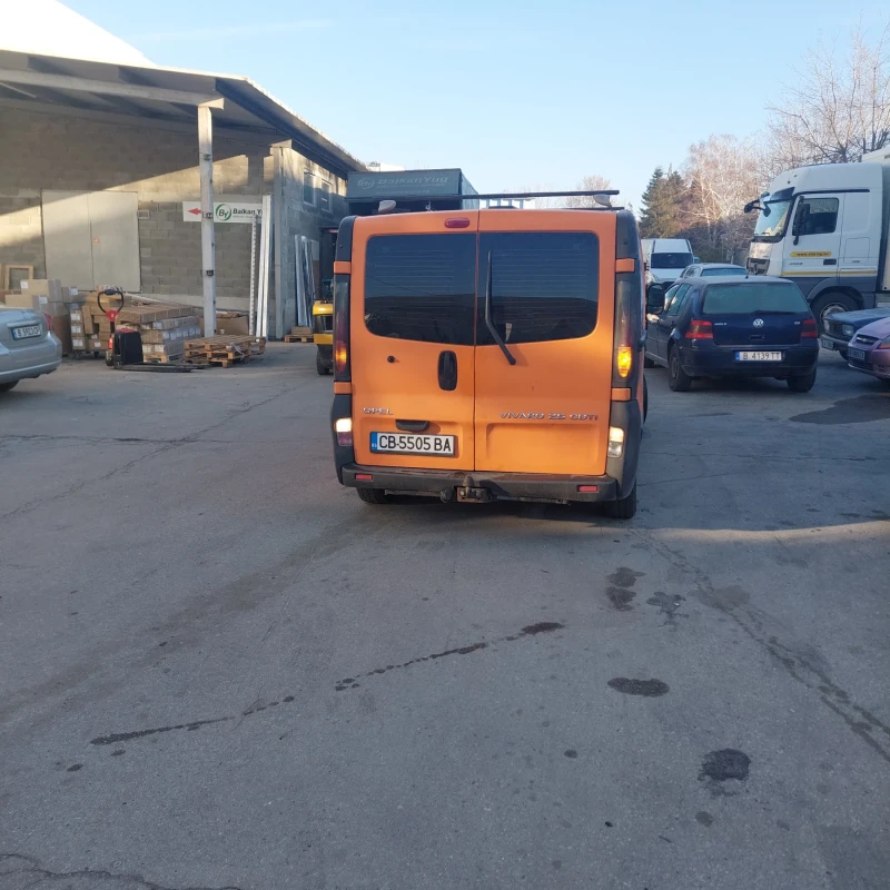 Opel Vivaro, снимка 1 - Бусове и автобуси - 49342488