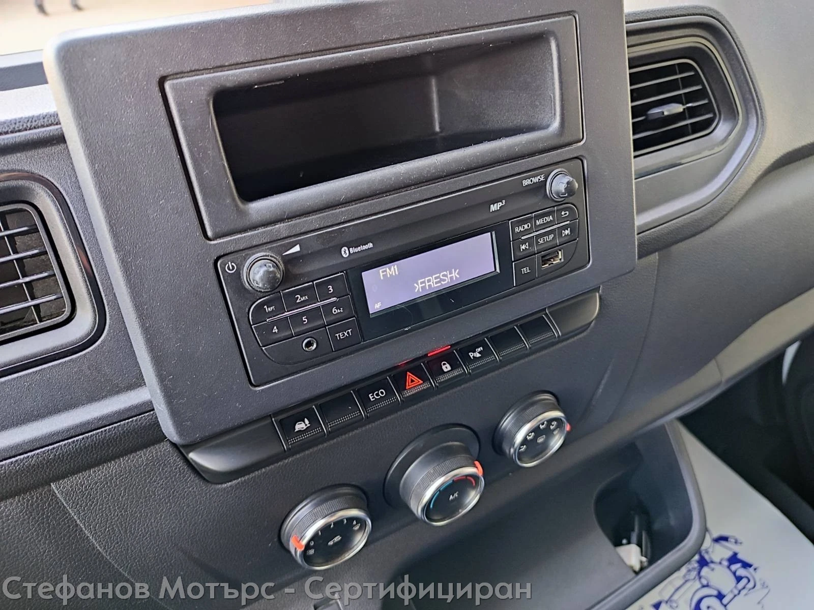 Renault Master Furgon Life L2H2 2.3dCi (135hp) MT6, снимка 14 - Бусове и автобуси - 53909285