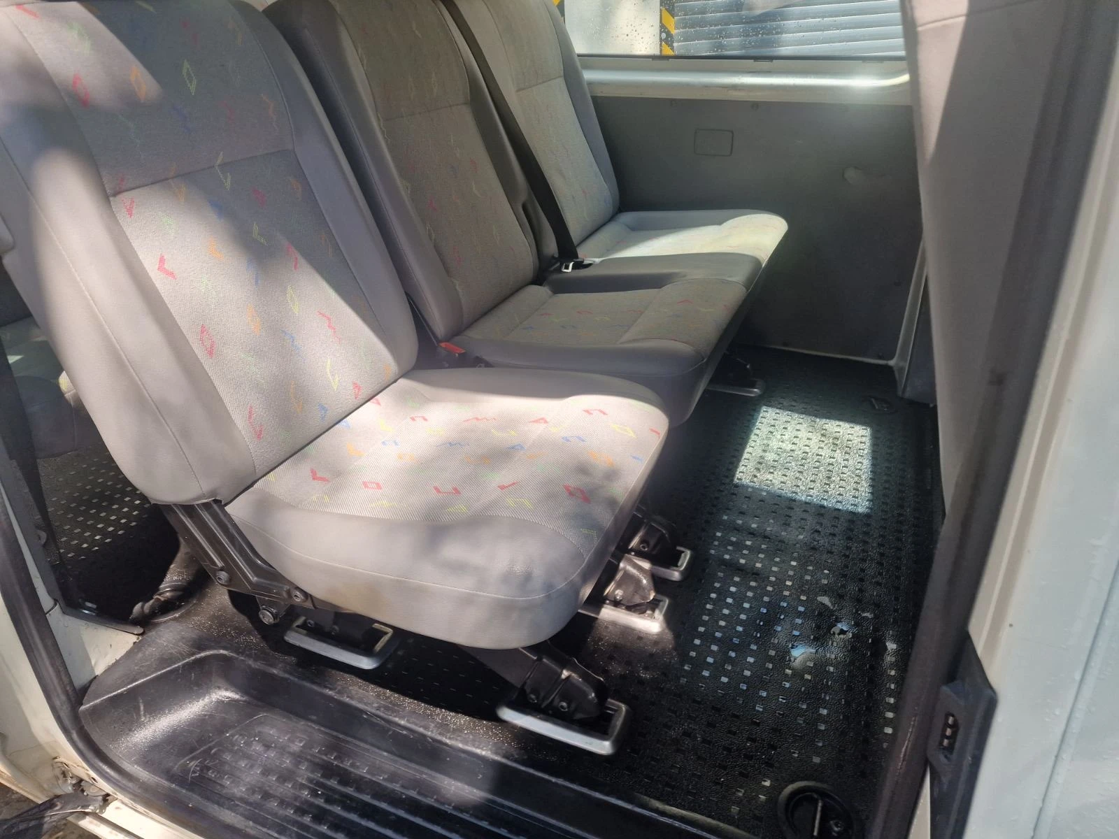 VW T5 2.5TDi, снимка 10 - Бусове и автобуси - 55407335