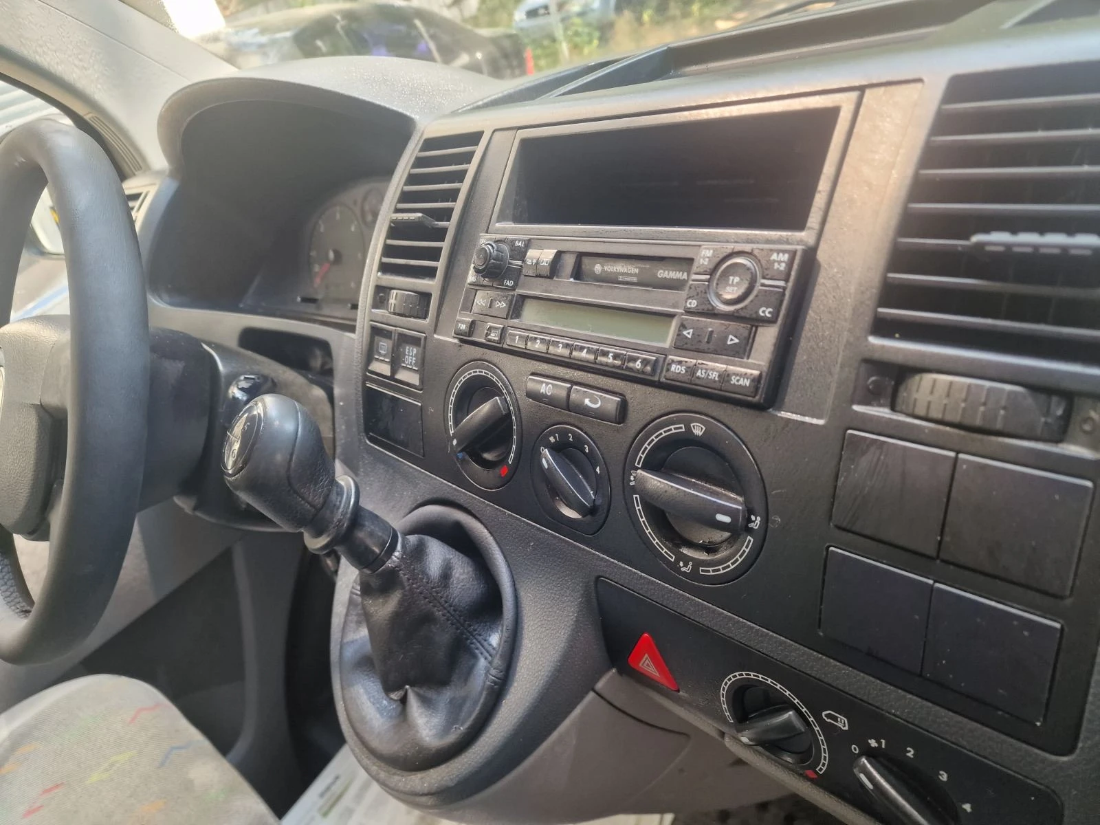 VW T5 2.5TDi, снимка 11 - Бусове и автобуси - 55407335