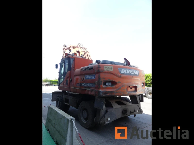 Багер DOOSAN DX210W, снимка 9 - Индустриална техника - 47457401