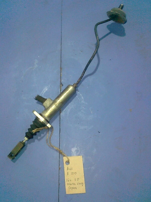 помпа съединител горна за Ауди 100 на части комби
