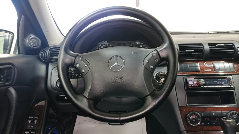 Mercedes-Benz C 220 2.2 cdi, снимка 11 - Автомобили и джипове - 46354787