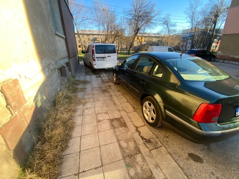 VW Passat, снимка 2 - Автомобили и джипове - 48099765