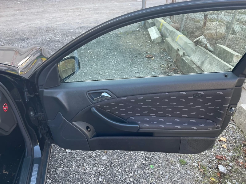 Mercedes-Benz C 200, снимка 7 - Автомобили и джипове - 52486695