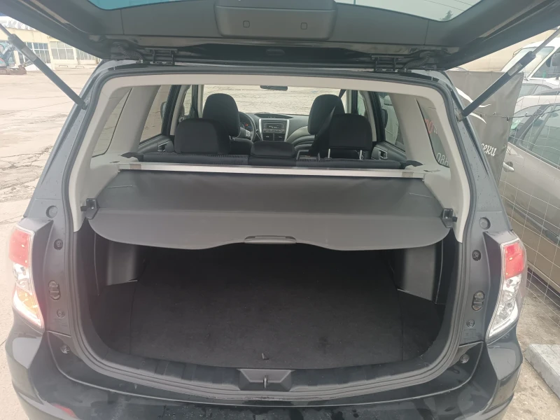 Subaru Forester 2, 0i, ПЕРФЕКТЕН, ЛИЗИНГ , снимка 5 - Автомобили и джипове - 53063919