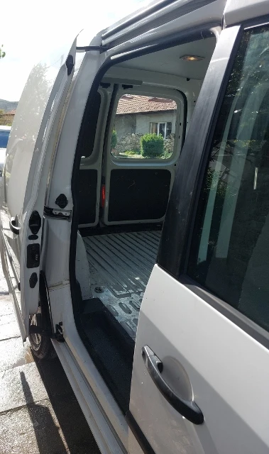 VW Caddy, снимка 5 - Автомобили и джипове - 55780178