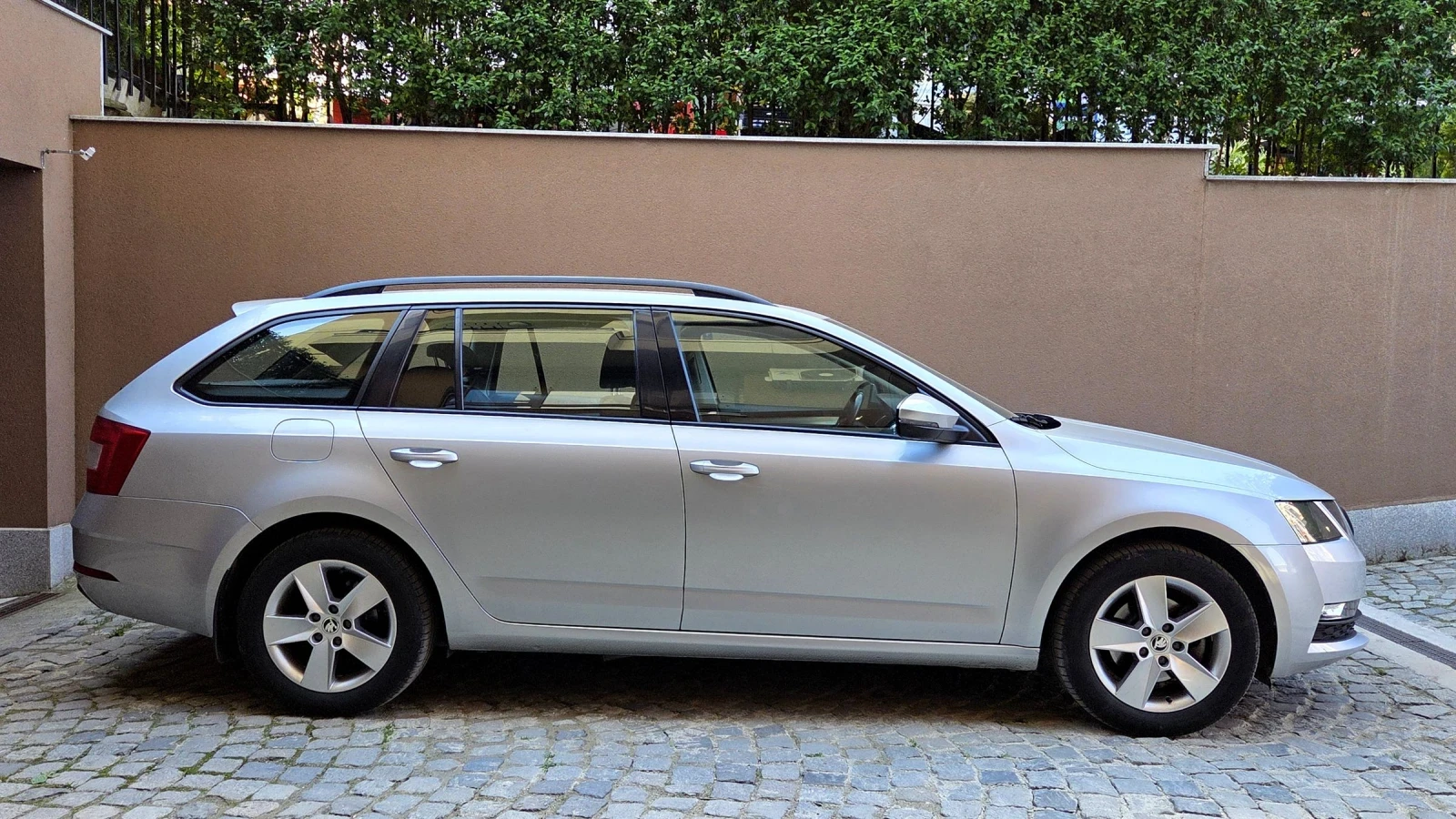 Skoda Octavia 2020/1.5G-tec/74 хил/1 ви собственник - изображение 2