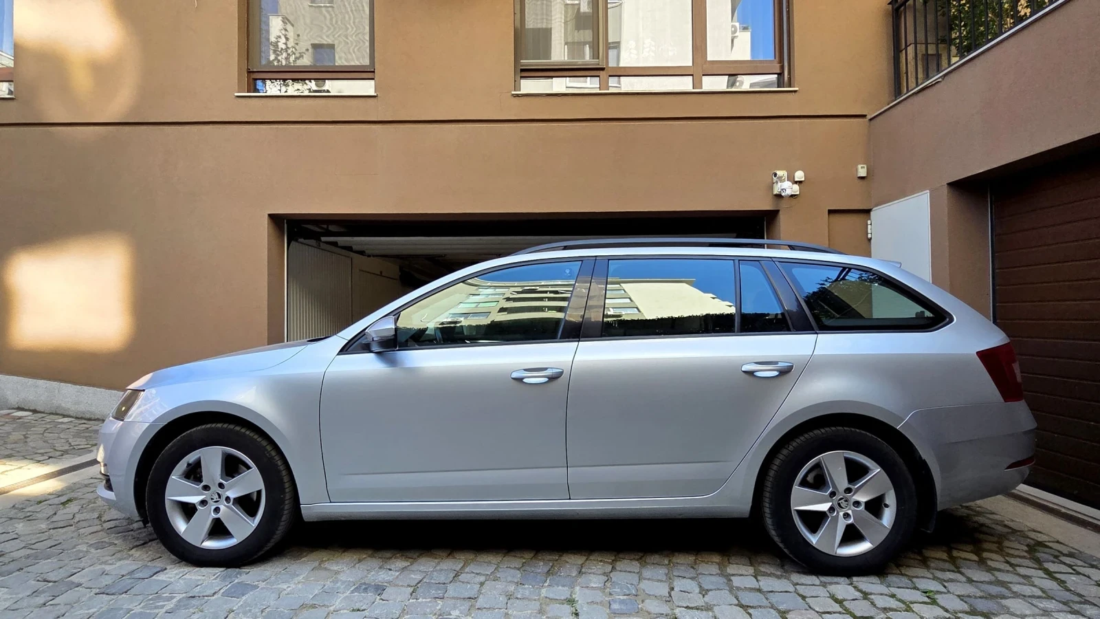 Skoda Octavia 2020/1.5G-tec/74 хил/1 ви собственник - изображение 6