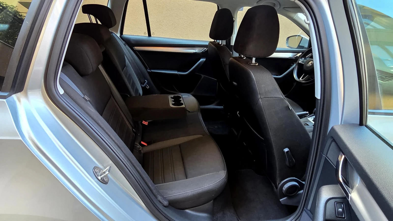Skoda Octavia 2020/1.5G-tec/74 хил/1 ви собственник - изображение 10