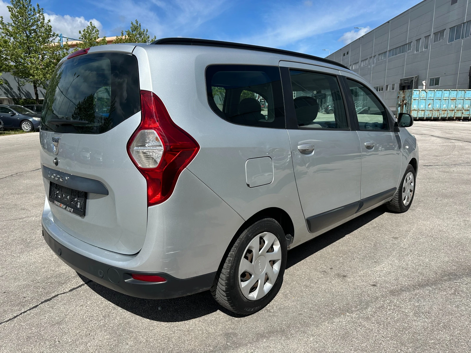 Dacia Lodgy 1.2 Бензин/Нави/Германия/Реални км - изображение 4