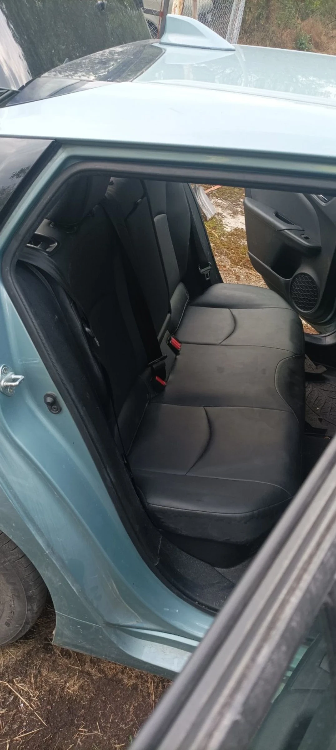 Toyota Prius 1.8i хибрид 4x4 | Mobile.bg — изображение 13