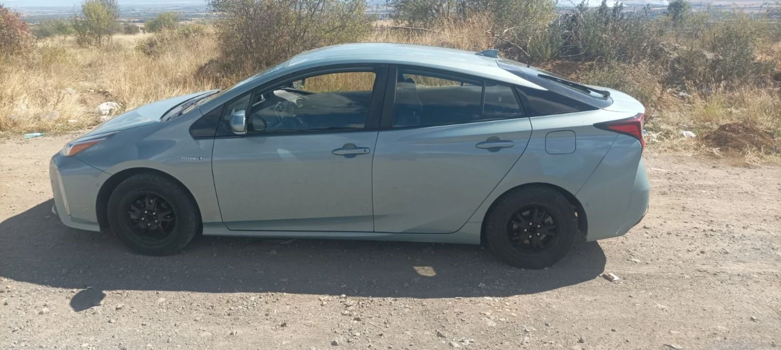 Toyota Prius 1.8i хибрид 4x4 - изображение 4