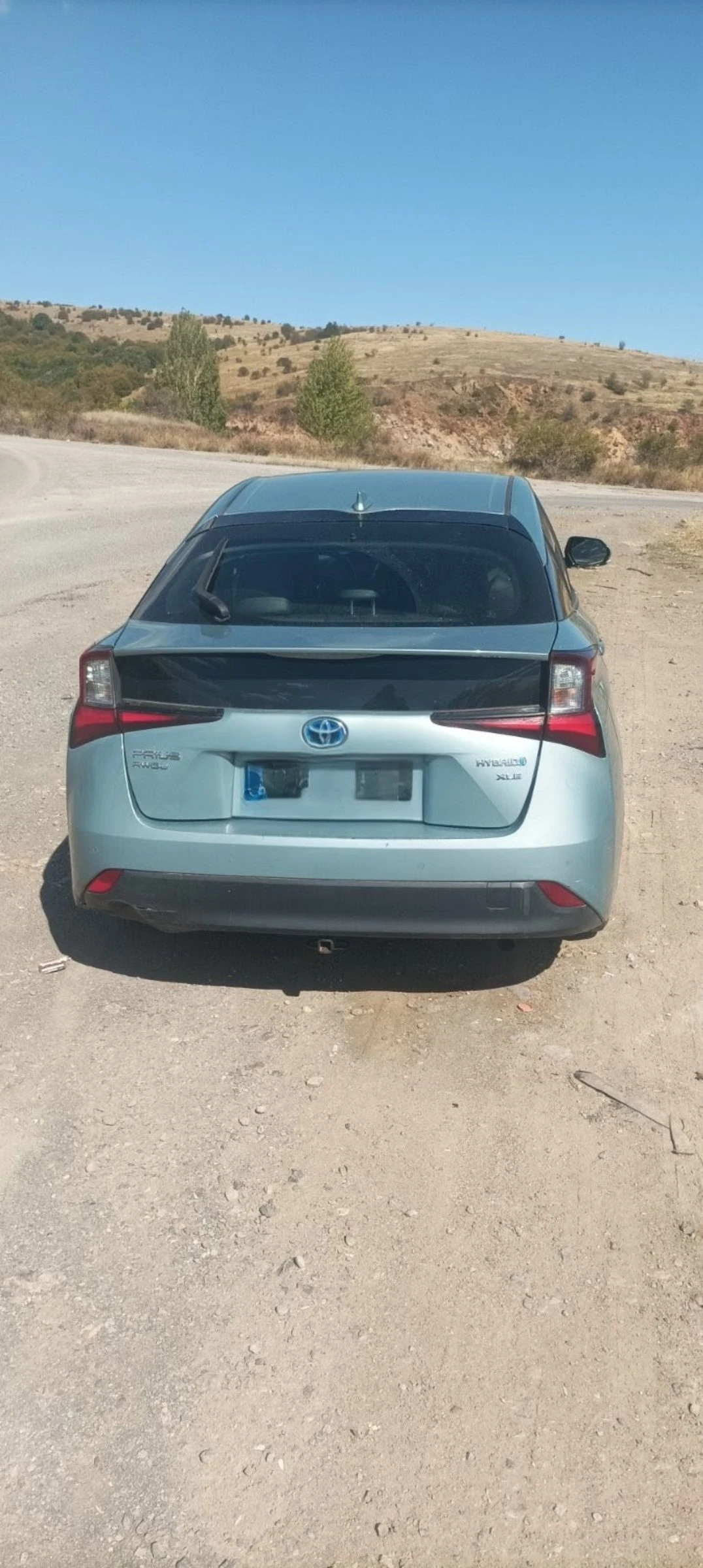 Toyota Prius 1.8i хибрид 4x4 - изображение 2