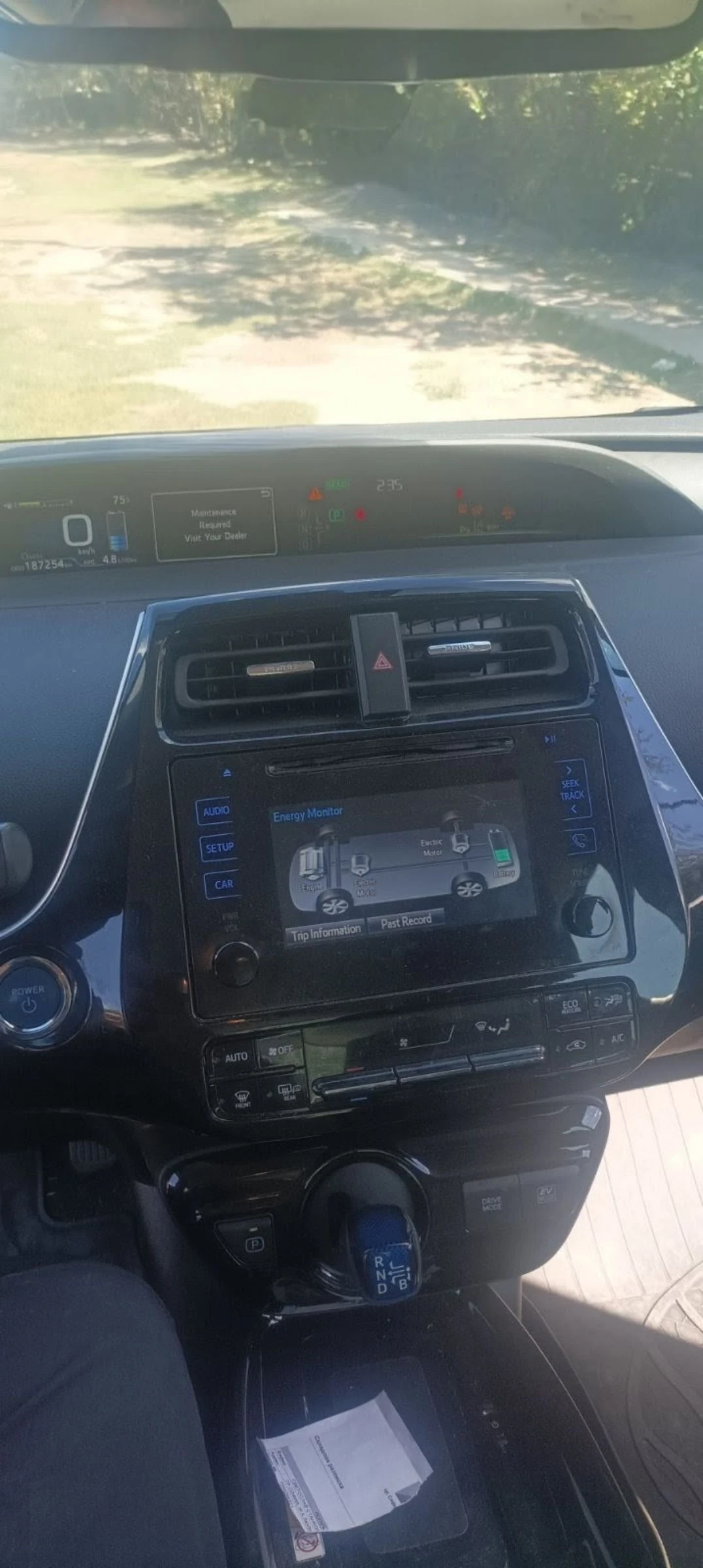 Toyota Prius 1.8i хибрид 4x4 - изображение 6