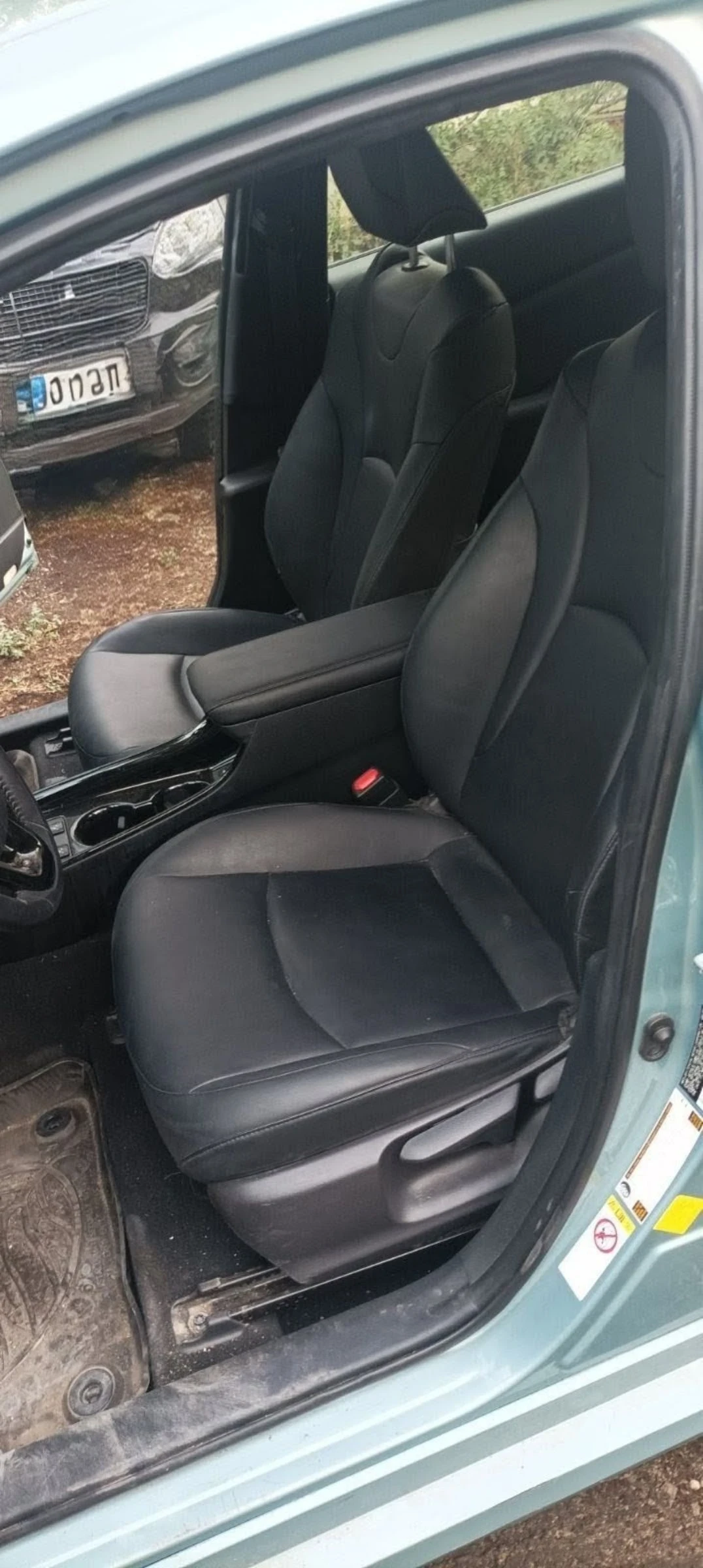 Toyota Prius 1.8i хибрид 4x4 - изображение 8