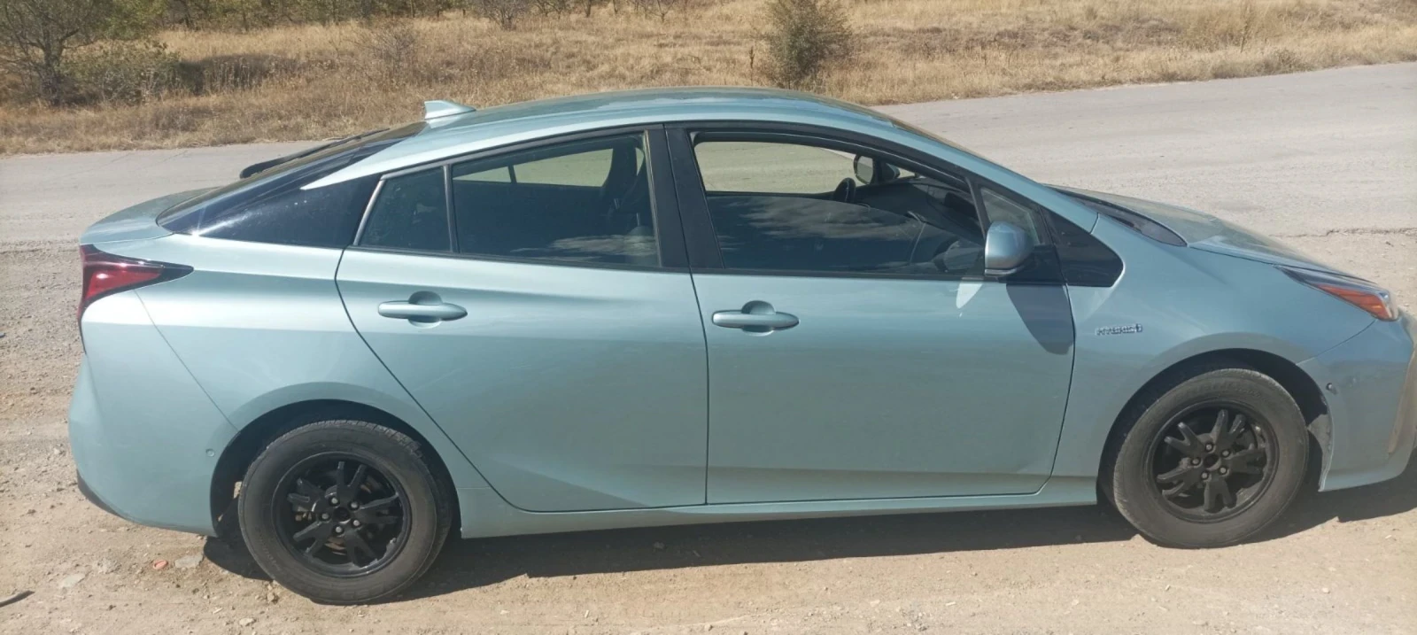 Toyota Prius 1.8i хибрид 4x4 - изображение 3