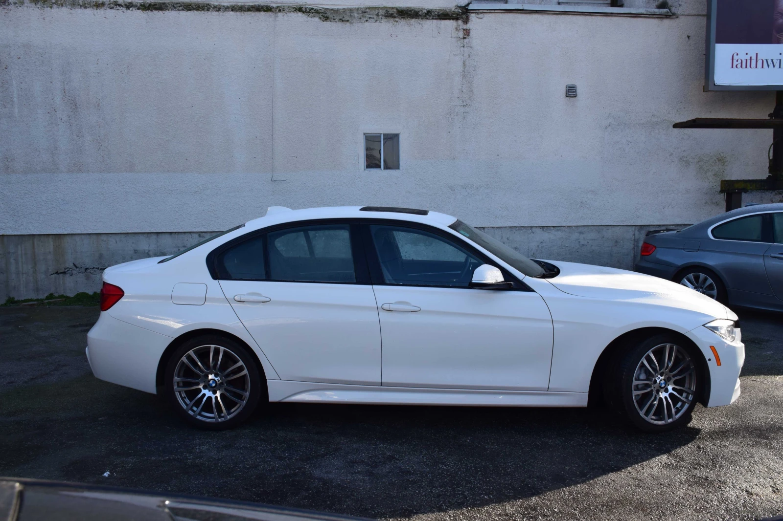 BMW 330 * * CARFAX * * АВТО КРЕДИТ * *  - изображение 4