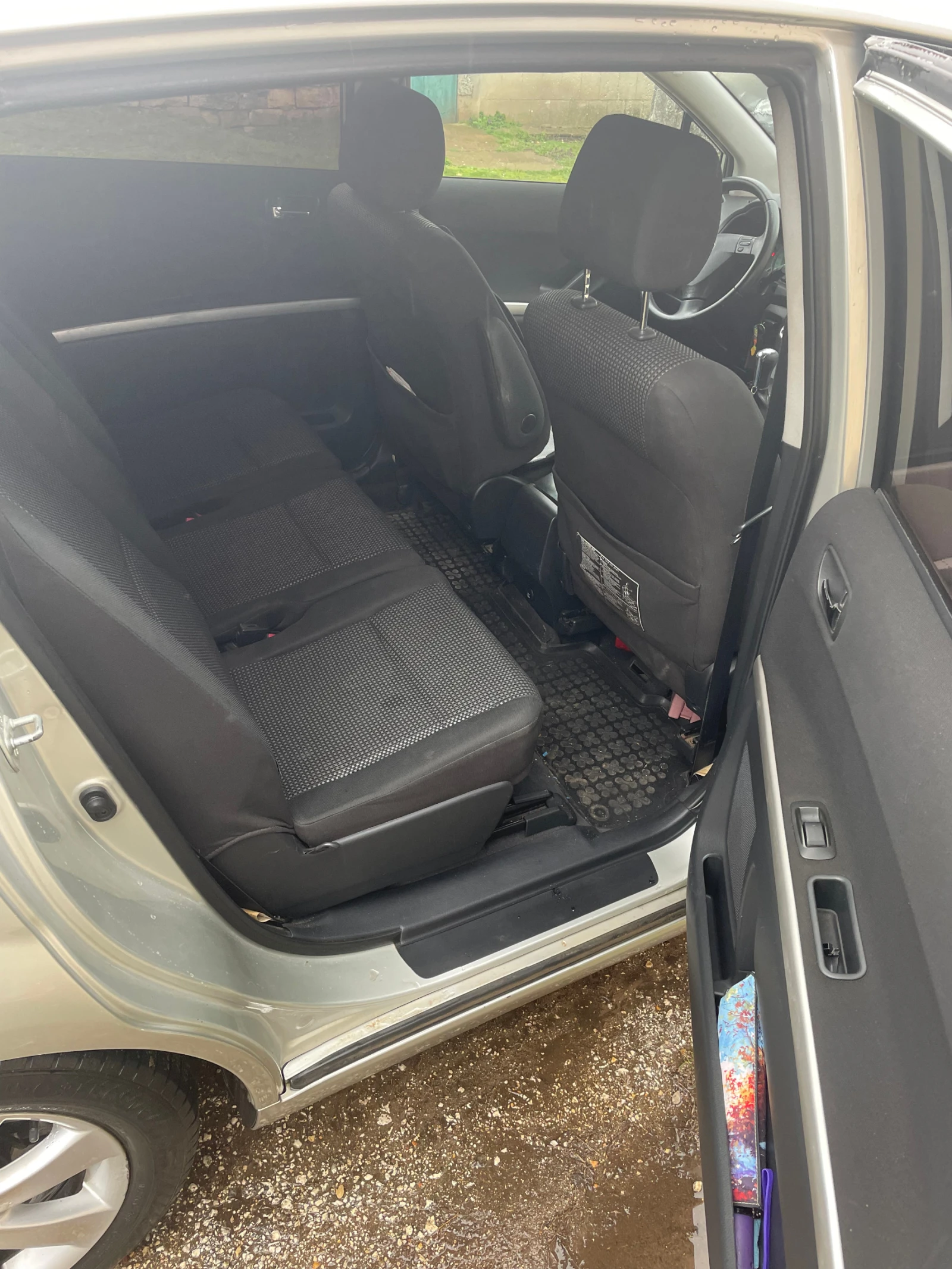 Toyota Corolla verso 1.8 VVTi, снимка 8 - Автомобили и джипове - 53933549