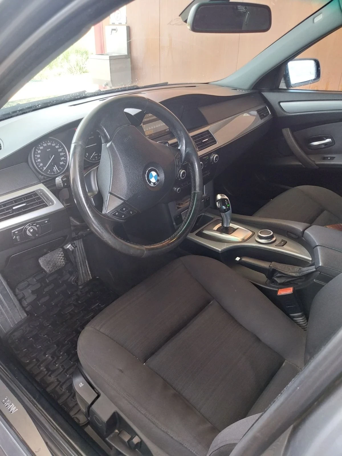 BMW 520, снимка 8 - Автомобили и джипове - 54147842