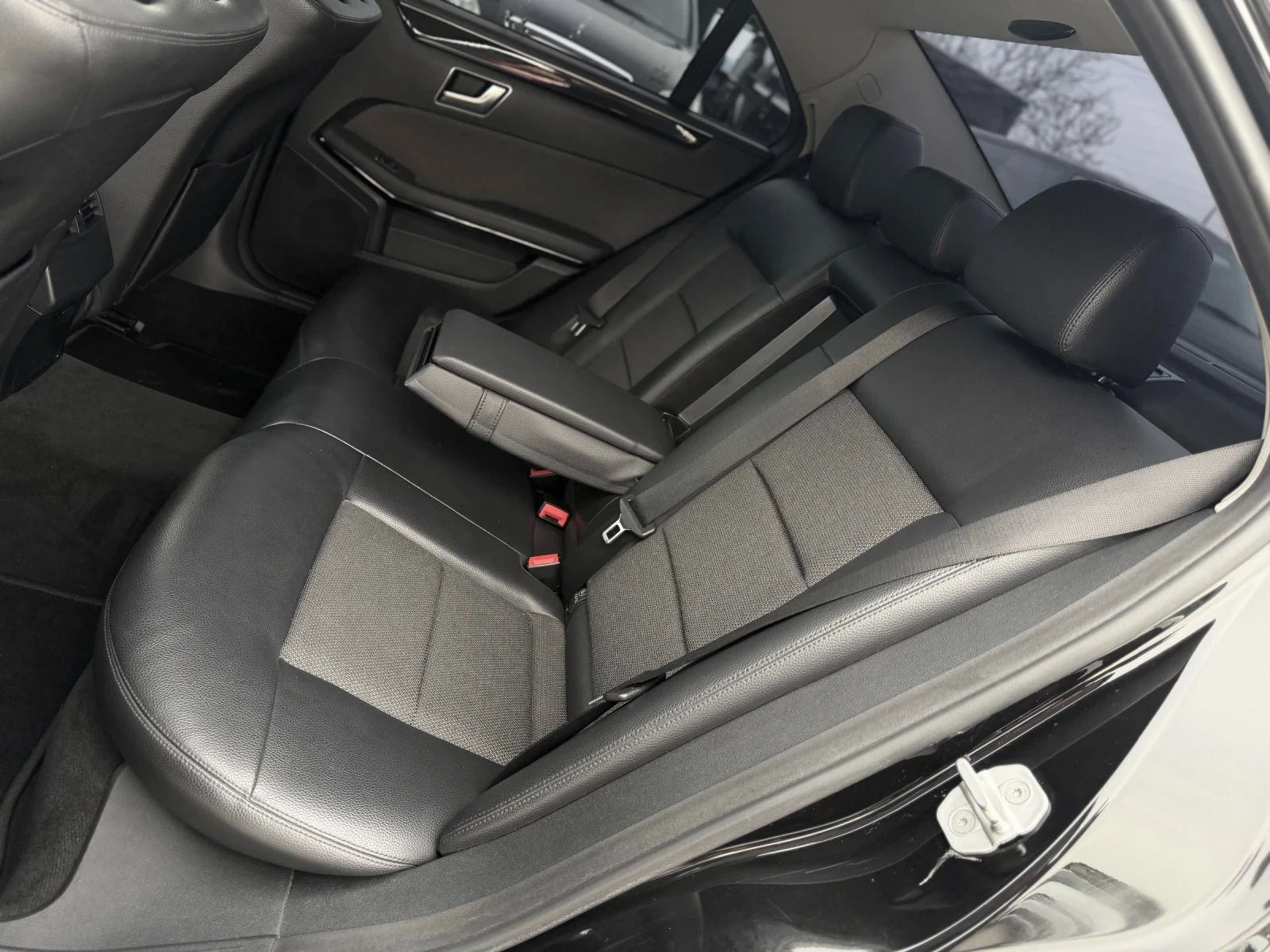 Mercedes-Benz E 350 3.5CDI 265кс НАВИ ПОДГРЕВ ПАМЕТ ПЕЧКА , снимка 11 - Автомобили и джипове - 54221582